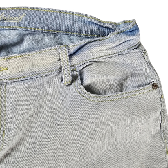 Old Navy Boyfriend Light Wash Distressed Stretch Jeans Women's Size 14 - Picture 6 of 15
